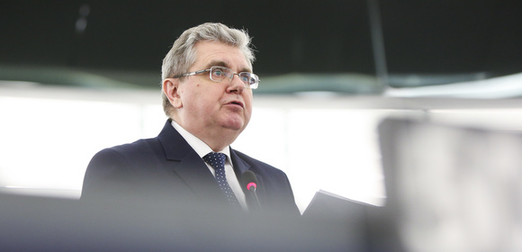 Czesław Hoc o celach zrównoważonego rozwoju: priorytetem powinna być ochrona fundamentalnych wartości - człowieka i szacunku dla przyrody 