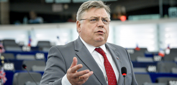 Parlament Europejski przyjął raport Kosmy Złotowskiego dotyczący bezpieczeństwa lotniczego po Brexicie