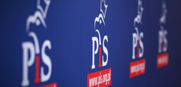 Europosłowie PiS: Niemiecki sąd stawia konstytucyjną zasadę wolności słowa ponad niezaprzeczalnymi faktami historycznymi