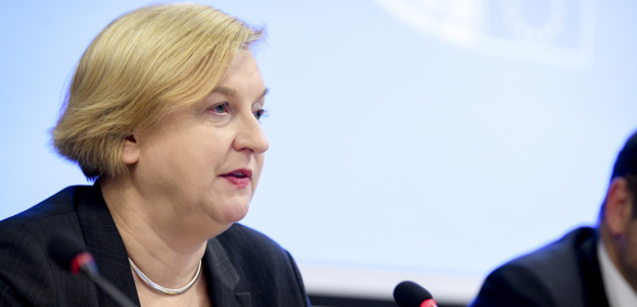 Anna Fotyga: Stoimy murem za obywatelami Hongkongu