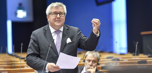 Ryszard Czarnecki: musimy wywrzeć presję na władze Afganistanu, by wykorzystywanie seksualne chłopców w tym kraju  nie miało już więcej miejsca