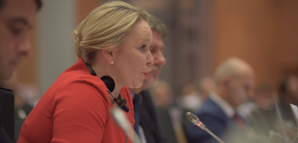 Andżelika Możdżanowska: Wprowadzenie uniwersalnej ładowarki to konieczność