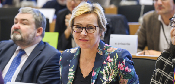 Jadwiga Wiśniewska pyta KE o wsparcie dla małych ferm rolnych