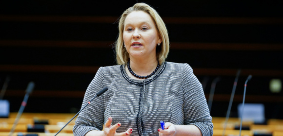 Andżelika Możdżanowska pyta KE o przygotowania na powrót pandemii COVID-19