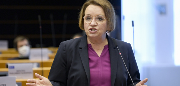 Anna Zalewska o kształtowaniu polityki edukacji cyfrowej