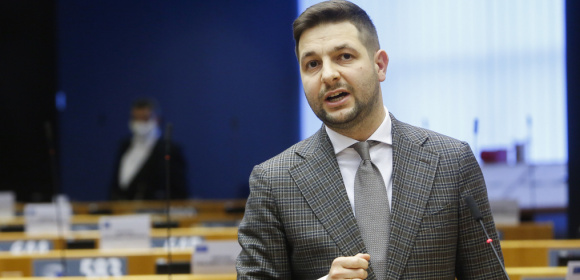 Parlament Europejski zdecydowaną większością poparł rozporządzenie autorstwa Patryka Jakiego dotyczące walki z terroryzmem w Internecie