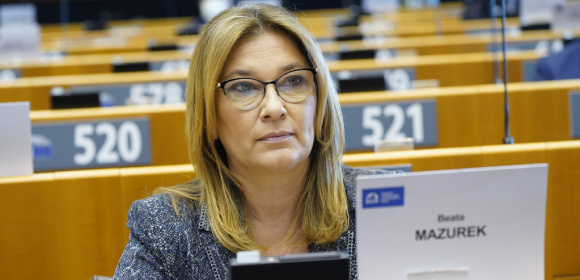 Beata Mazurek pyta Komisję Europejską o unijną strategię szczepień