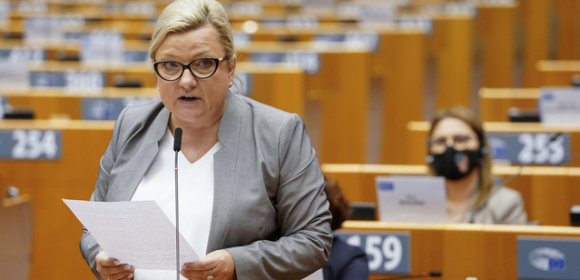 Beata Kempa o unijnych rajach podatkowych: Dość podwójnych standardów, dość milczenia!
