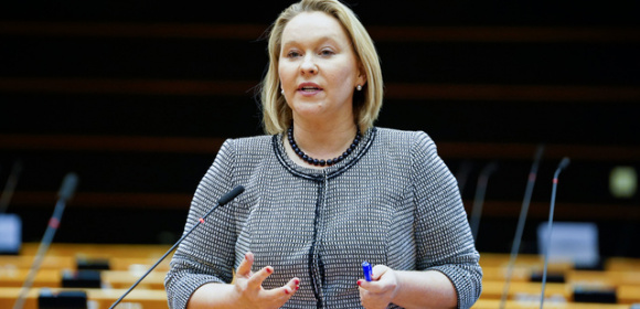 Andżelika Możdżanowska pyta Komisję Europejską o dostawy szczepionek przeciw Covid-19