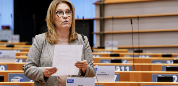 Beata Mazurek pyta KE o sprawiedliwy podział środków europejskiego programu na rzecz umiejętnośc