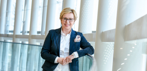 Jadwiga Wiśniewska interweniuje ws. opóźnień w dostawach szczepionek 