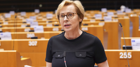 Jadwiga Wiśniewska ws. rezolucji w dziedzinie praw dziecka