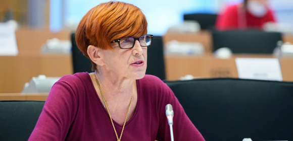 Elżbieta Rafalska pyta Komisarza Schmita o ochronę przed szkodliwym działaniem azbestu w miejscu pracy