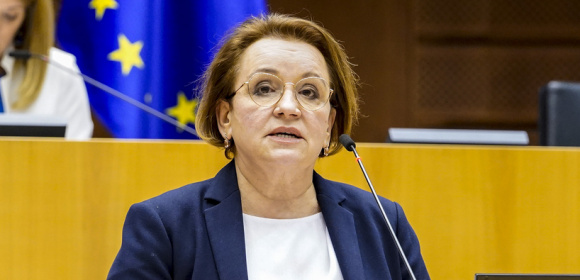 Anna Zalewska w dyskusji z wiceprzewodniczącym KE