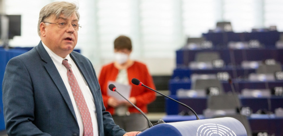 Kosma Złotowski prezentuje raport nt. zwalczania barier na jednolitym rynku
