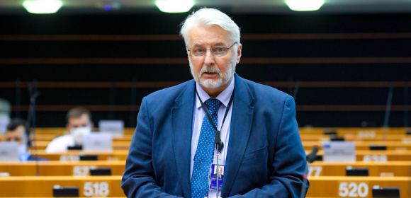 Witold Waszczykowski: Zamiast nawoływać do sankcji, KE umywa ręce od sprawy europejskich polityków w rosyjskich spółkach energetycznych