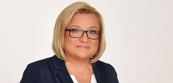 Beata Kempa w dyskusji z komisarz Jurovą