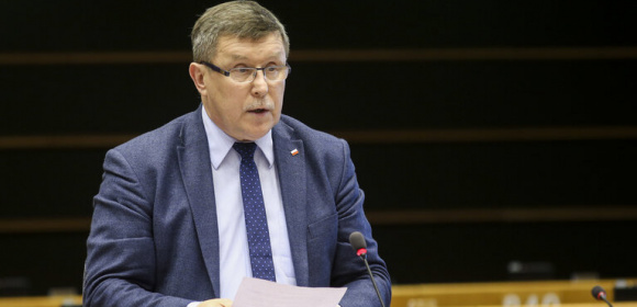 Zbigniew Kuźmiuk pyta KE o nierówne traktowanie państw członkowskich w kwestii pomocy publicznej