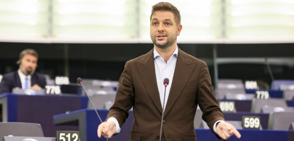 Komisja LIBE przyjmuje sprawozdanie Patryka Jakiego nt. wymiany informacji cyfrowych w sprawach związanych z terroryzmem