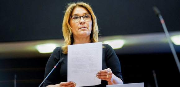 Beata Mazurek prezentuje opinię nt. regionów najbardziej oddalonych 