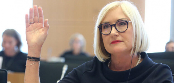 Joanna Kopcińska pyta ECDC o sposoby walki z nowymi wariantami COVID-19