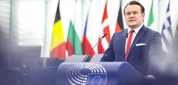 Dominik Tarczyński krytycznie o zaleceniach PE w sprawie stosowania oprogramowania Pegasus