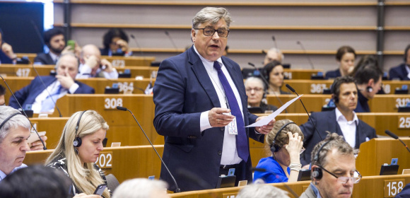 Kosma Złotowski pyta Komisję o ograniczone możliwości produkcyjne sektora pomp ciepła w kontekście polityki klimatycznej UE