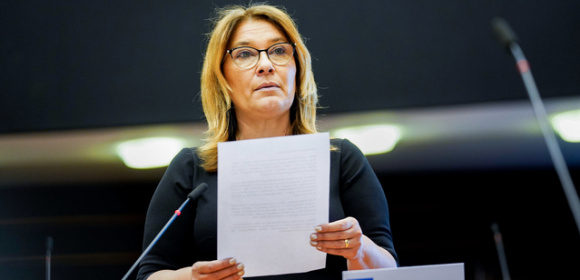 Komisarz Wojciechowski odnosi się do pytania Beaty Mazurek ws. pomocy rolnikom poszkodowanym przez wzrost importu zbóż z Ukrainy