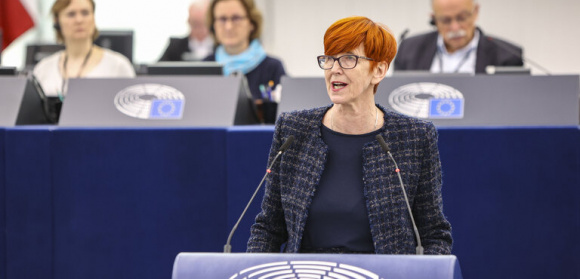 Elżbieta Rafalska w dyskusji o społecznych aspektach zarządzania gospodarczego