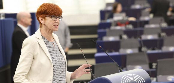 Elżbieta Rafalska o ochronie mobilności zawodowej i praw socjalnych strajkujących kierowców ciężarówek z państw trzecich