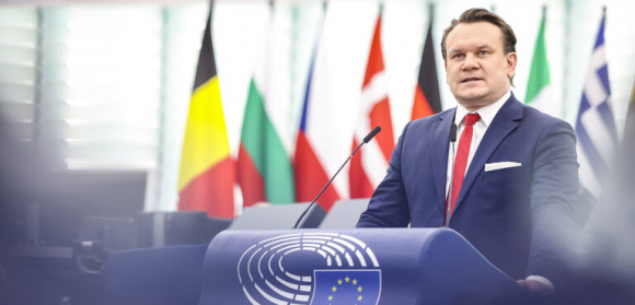 Dominik Tarczyński w debacie z cyklu „Oto Europa”: Zanim będziemy debatować o przyszłości, powinniśmy wrócić do korzeni