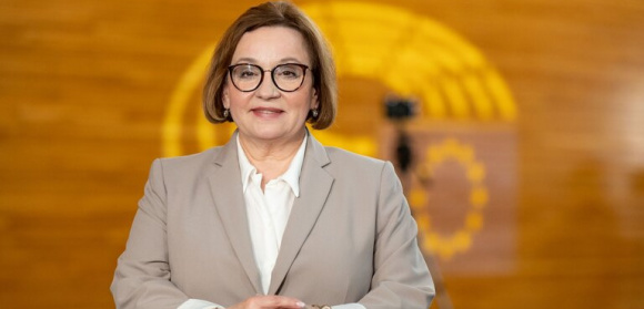 Anna Zalewska pyta KE o nadmiar zboża z Ukrainy