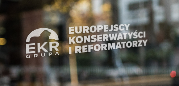 Europosłowie PiS o obcych ingerencjach w procesy demokratyczne