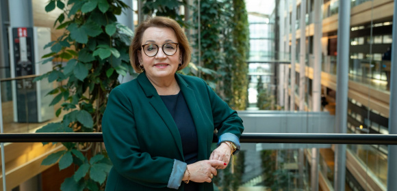 Anna Zalewska pyta KE o politykę migracyjną