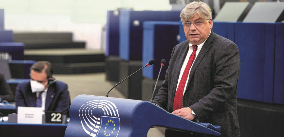 Kosma Złotowski: „Nadmierne obciążenia administracyjne to recepta na jeszcze większe uzależnienie od importu technologii z zewnątrz