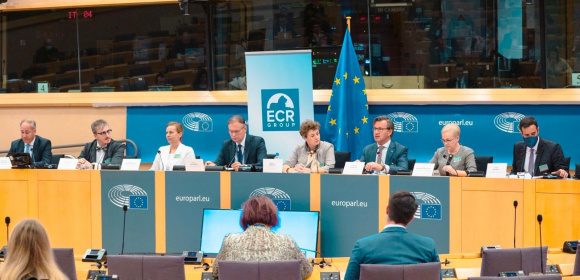 Inicjatywa Trójmorza: klucz do poprawy łączności w Europie Środkowej w celu zwiększenia odporności i spójności UE