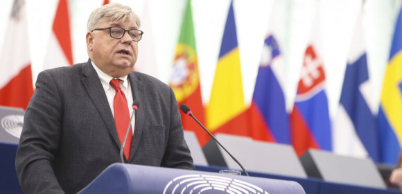 Kosma Złotowski: „Wdrożenie jednolitej europejskiej przestrzeni powietrznej nie może odbywać się kosztem odbierania kolejnych kompetencji państwom członkowskim”