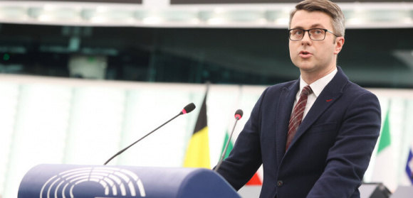 Piotr Müller w dyskusji z Henną Virkkunen, kandydatką na stanowisko wiceprzewodniczącej wykonawczej KE ds. suwerenności technologicznej, bezpieczeństwa i demokracji