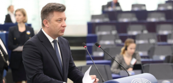 Michał Dworczyk o nierównym traktowaniu projektów zlokalizowanych w krajach wschodniej flanki UE w ramach unijnej strategii dla przemysłu obronnego