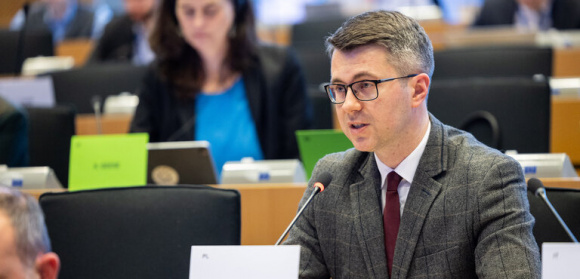 Piotr Müller: „Nowe przepisy dotyczące sektora motoryzacji mogą spowodować, że rynek produkcji aut w Europie będzie jeszcze mniej konkurencyjny”