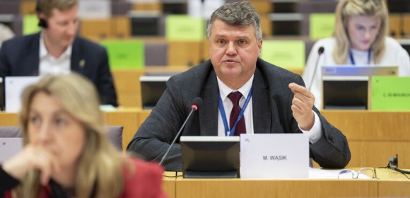 Maciej Wąsik pyta komisarz Virkkunen, czy spotka się z polską opozycją, by osobiście przekonać się, jak wygląda kwestia praworządności