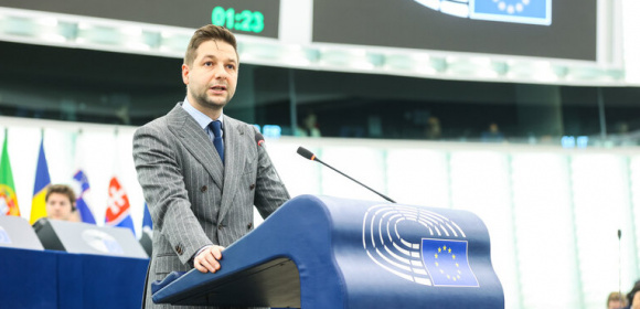 Patryk Jaki: „Obciążacie europejskich przedsiębiorców i europejskich obywateli ideologicznym podatkiem, który ogranicza możliwości zbrojeniowe, gospodarcze i społeczne. Czas z tym skończyć”