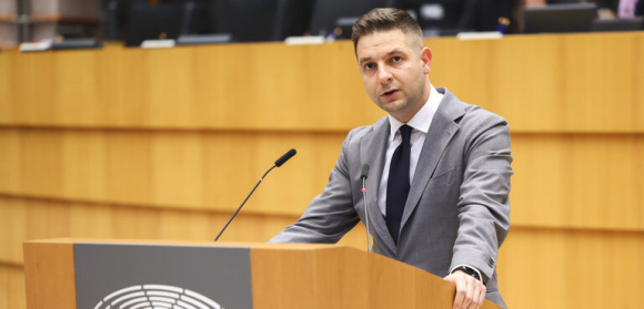 Patryk Jaki o nieuczciwych praktykach finansowania partii politycznych