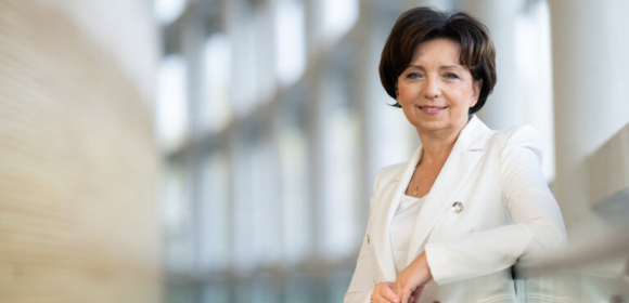 Marlena Maląg pyta KE o rewizję dyrektywy tytoniowej