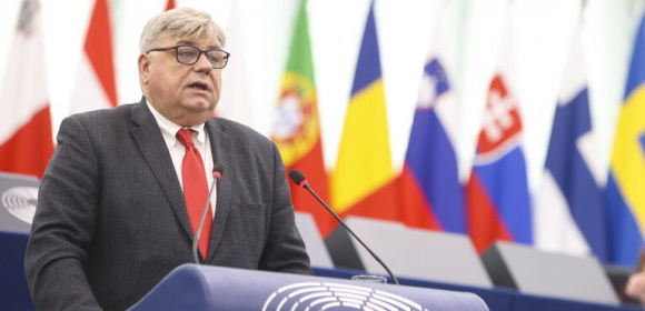 Kosma Złotowski: „Nie lekceważmy zagrożenia ze strony Rosji, wzmacniajmy odporność i odpowiadajmy stanowczo”