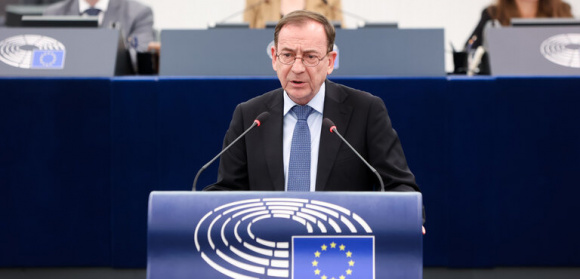 Mariusz Kamiński: "Hundreds of thousands of illegal migrants have entered the EU under the visa-free travel program. It's time to change that!"