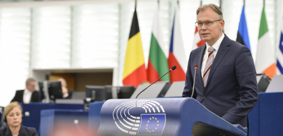 Arkadiusz Mularczyk: „Trzęsienia ziemi obnażyły systemowe dramaty afgańskich kobiet”