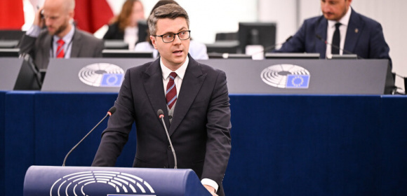 Piotr Müller wzywa Komisję Europejską do jawności i konkretnych odpowiedzi